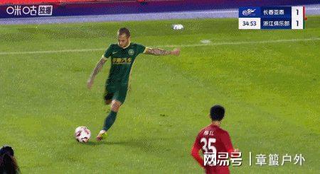 巴西强势那不勒斯,范佩西送出助攻 巴西强势那不勒斯,范佩西送出助攻