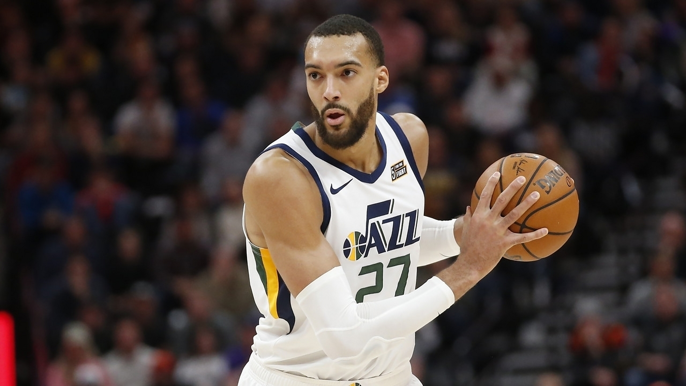 米兰体育app-湖人B队翻盘西班牙男篮,戈贝尔三分雨点燃全场的简单介绍