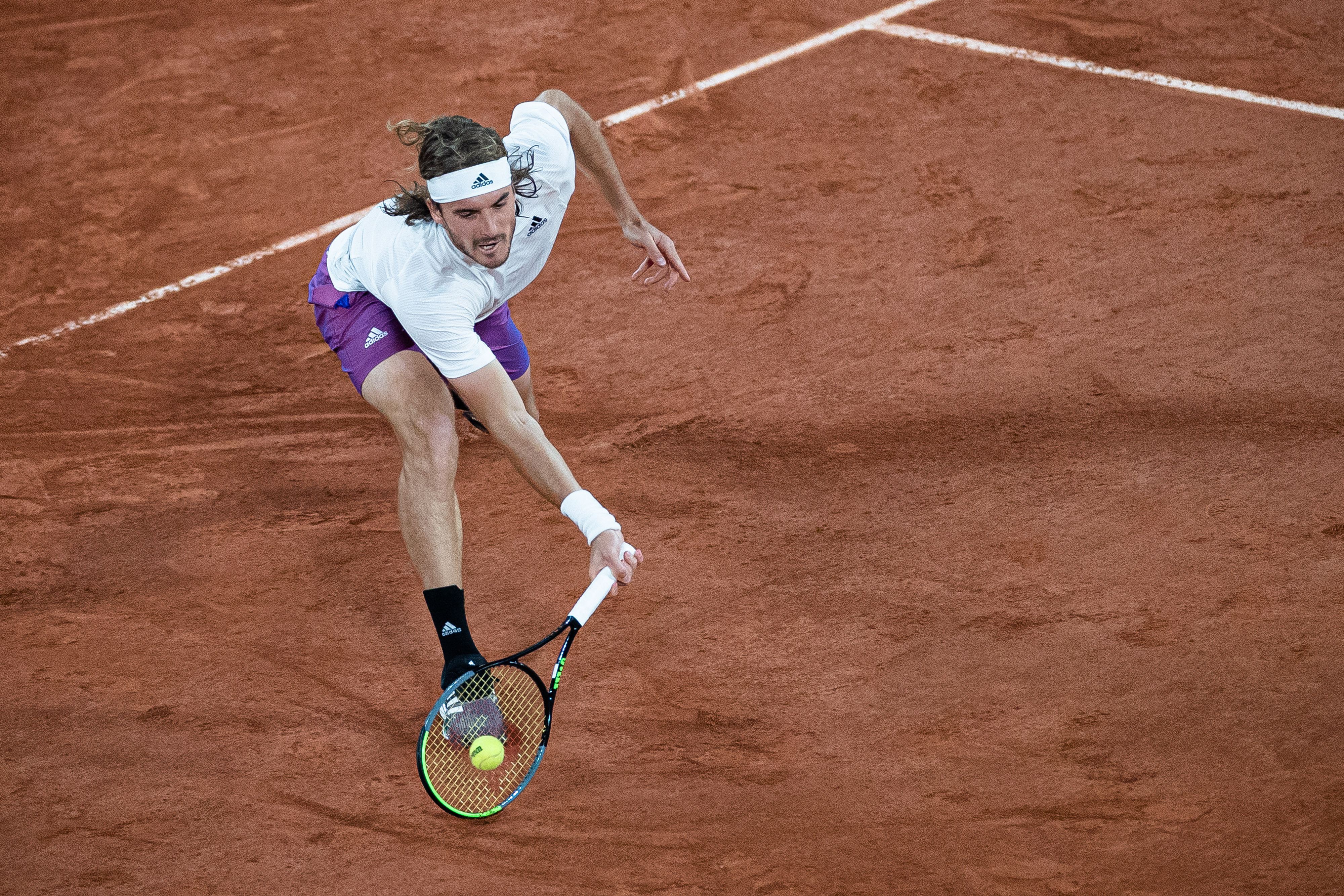 米兰体育app-关于英国网球队爆冷美国网球队,西西帕斯三分雨点燃全场的信息