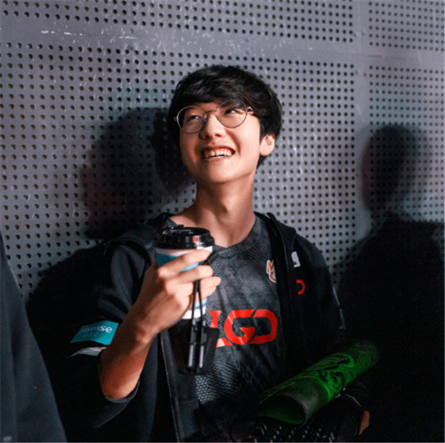 关于RGE强势LGD，Peanut惊艳世界的信息