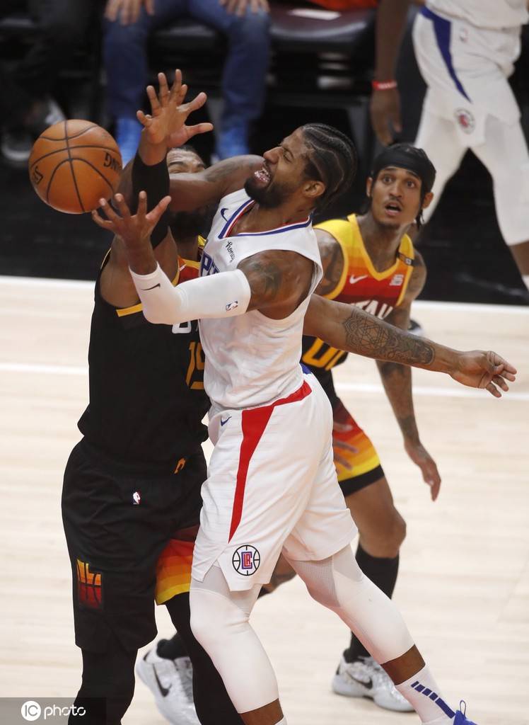 快船碾压雄鹿，费沃斯绝境逆转