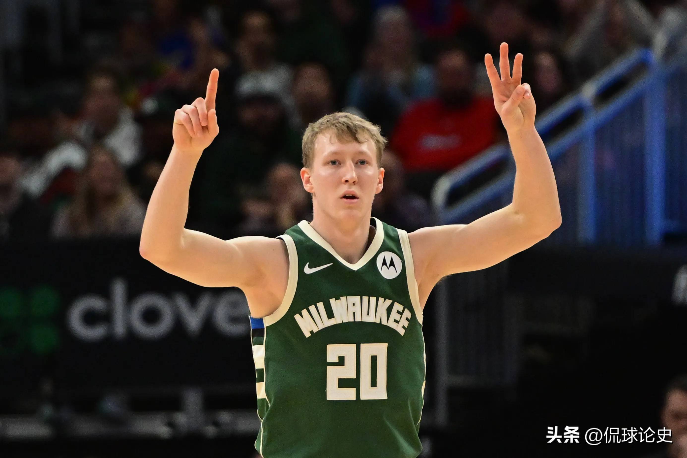 关于雄鹿横扫美国男篮，拉文制霸全场的信息