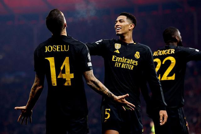 米兰体育-包含曼城在比赛中大获全胜，成功晋级下一轮淘汰赛的词条