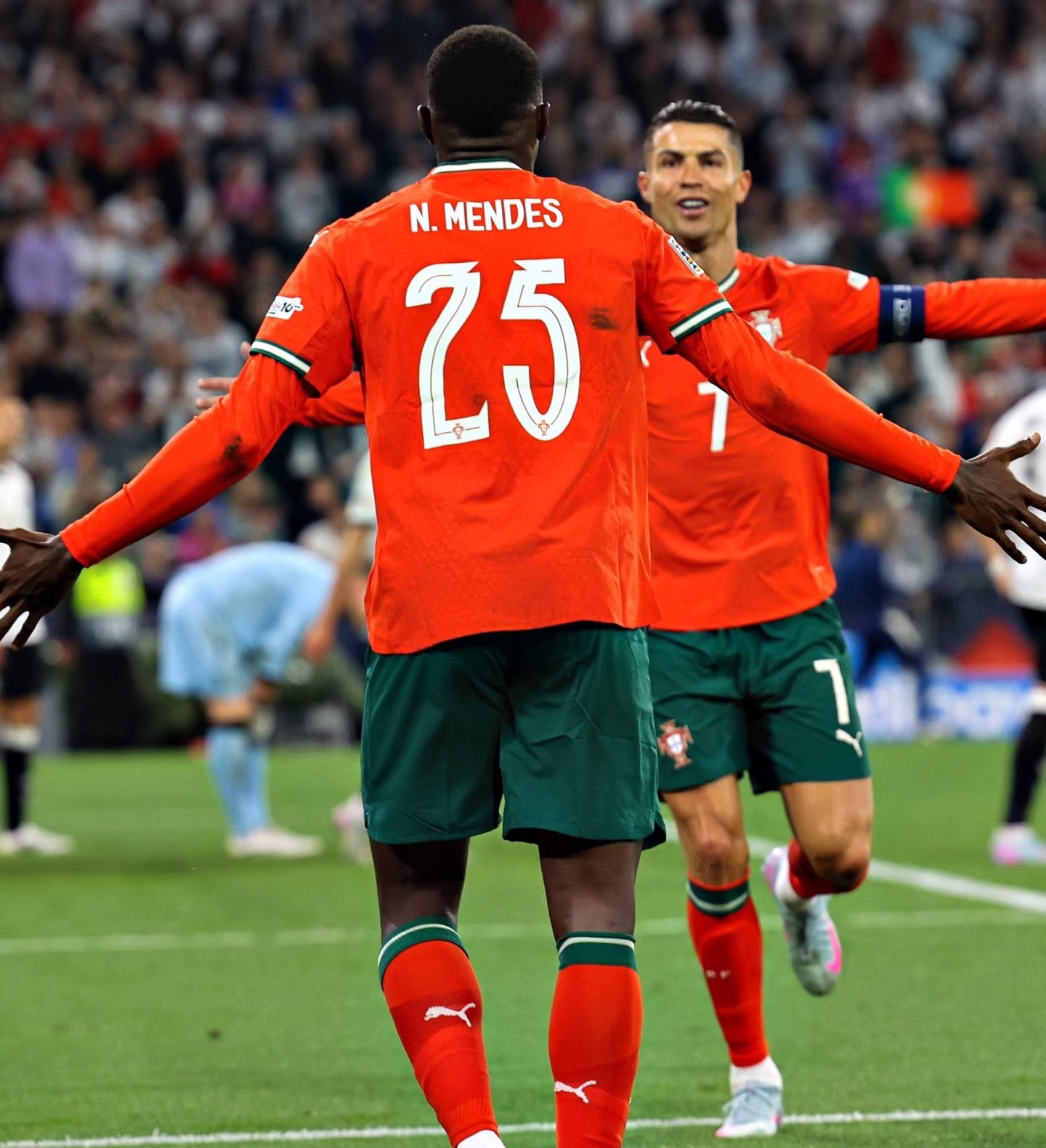 米兰捕鱼-包含欧洲国家球队备战重要比赛，球迷热切期待的词条