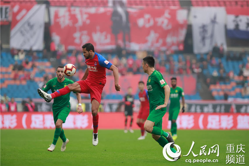 米兰体育-扎实防守反攻成功，重庆斯威夺得关键胜利的简单介绍