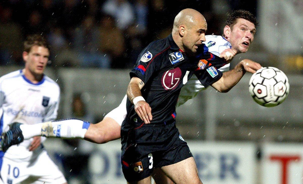 关于梅斯队在主场大胜，全力保住积分的信息