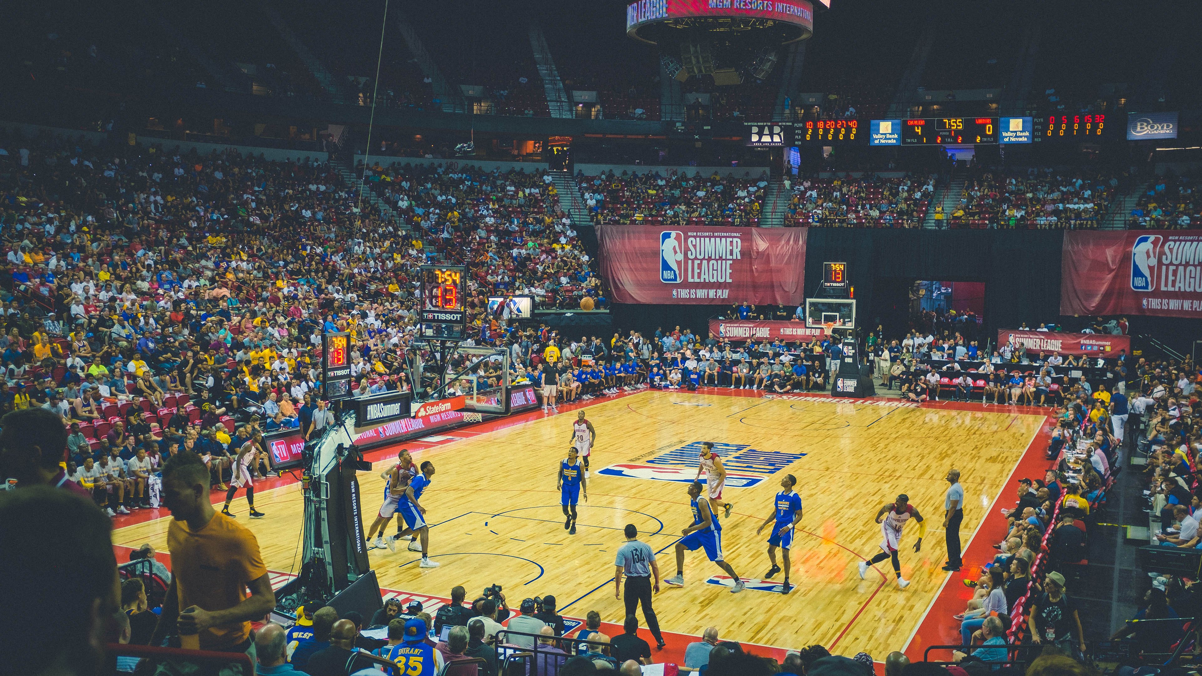 米兰体育app-西决生死战之夜，爱德华兹关键进球定乾坤