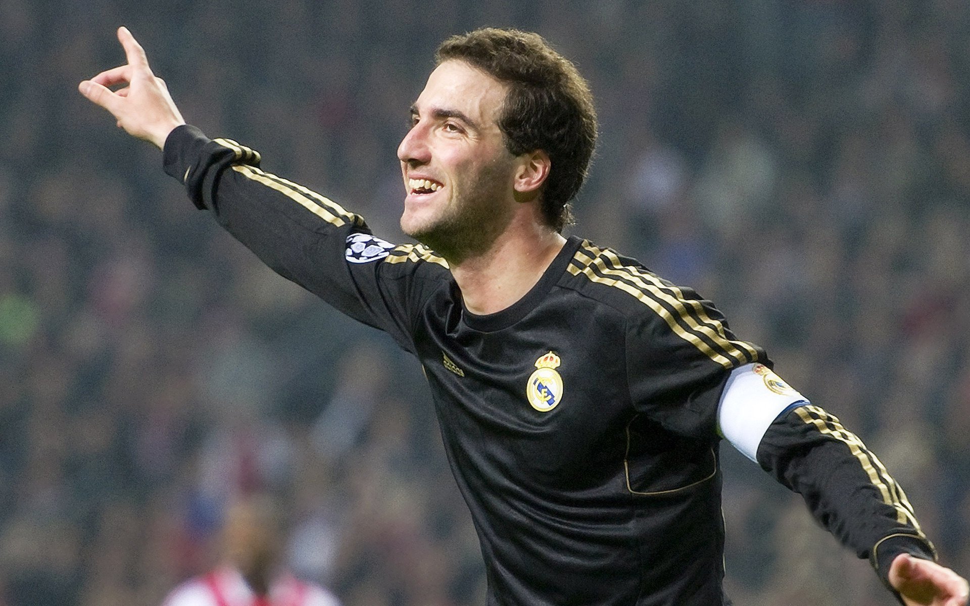 掌控与统治，英格兰节奏洪流中，阿劳霍的数据风暴