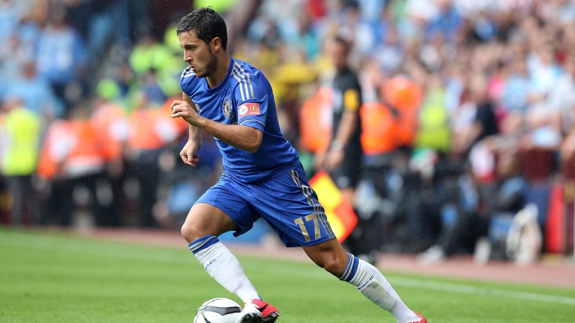 米兰体育官方网站-法比尼奥中场统治力尽显，莱比锡红牛险胜皇马背后的战术博弈